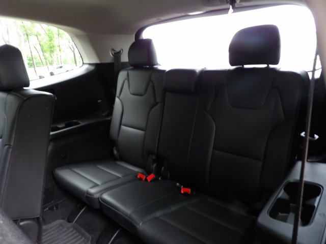 Vehicle image 11 of 29