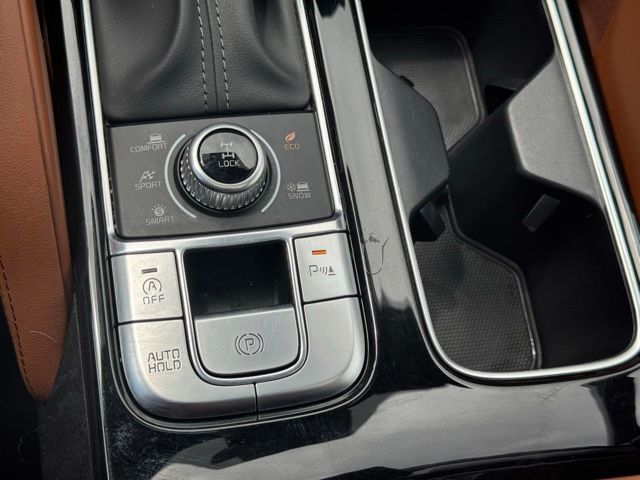 Vehicle image 32 of 35