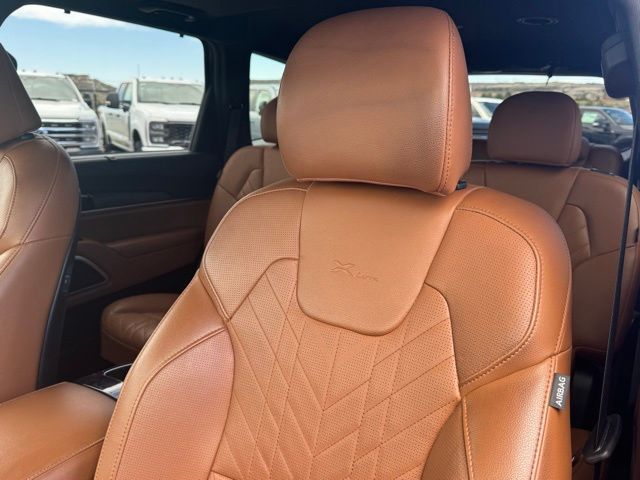 Vehicle image 13 of 35