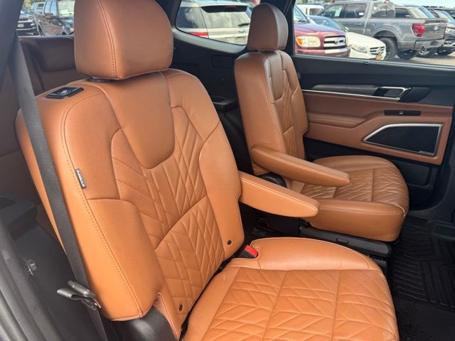 Vehicle image 22 of 35