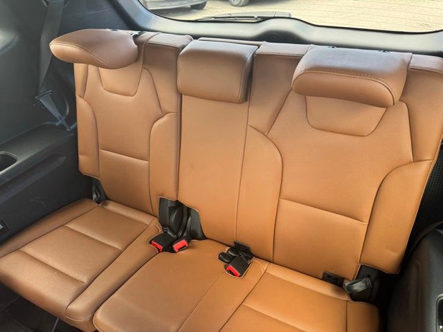 Vehicle image 17 of 35
