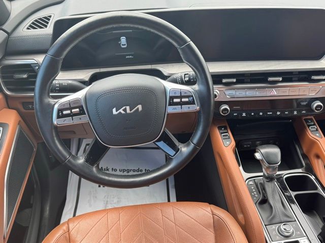 Vehicle image 18 of 35