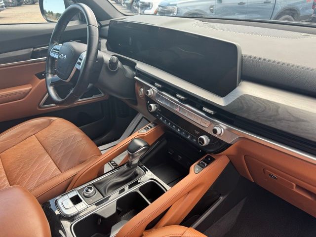 Vehicle image 24 of 35
