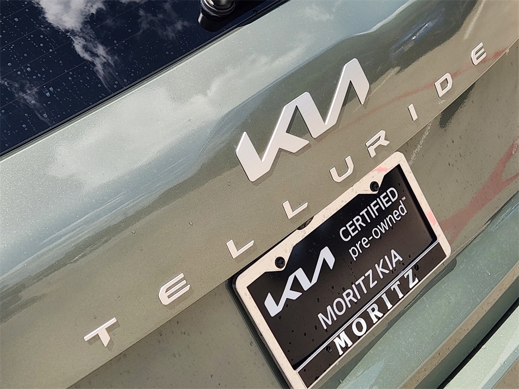 Vehicle image 10 of 33