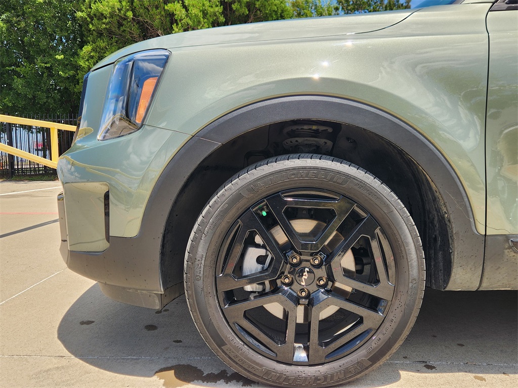 Vehicle image 7 of 33