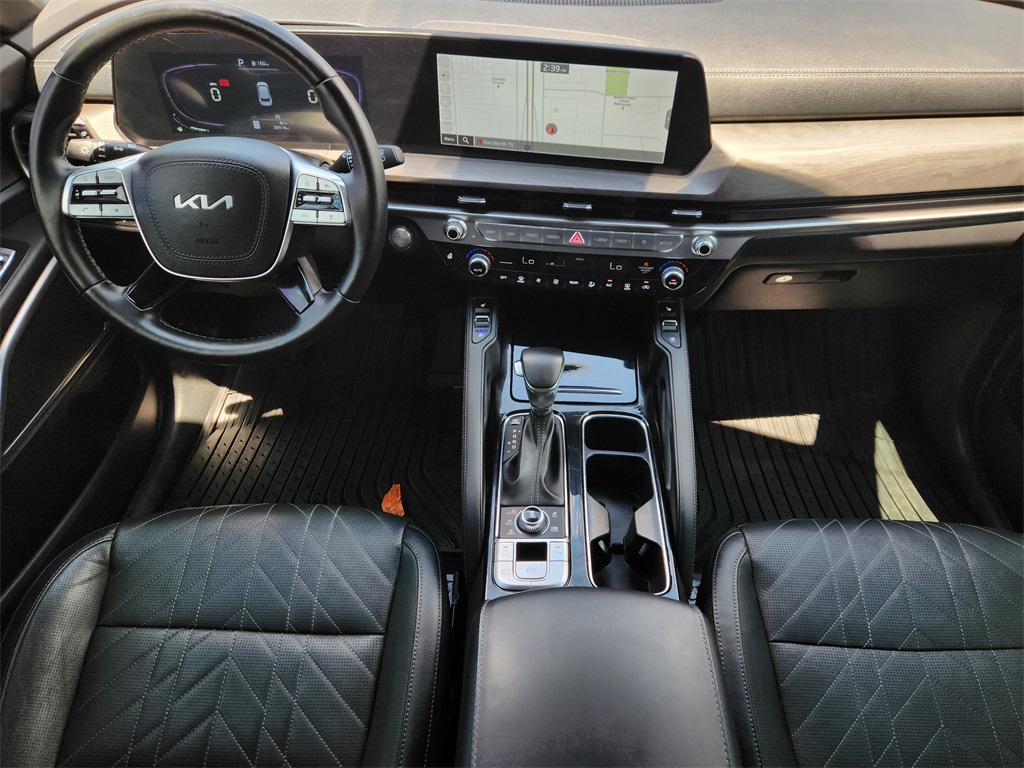 Vehicle image 26 of 33