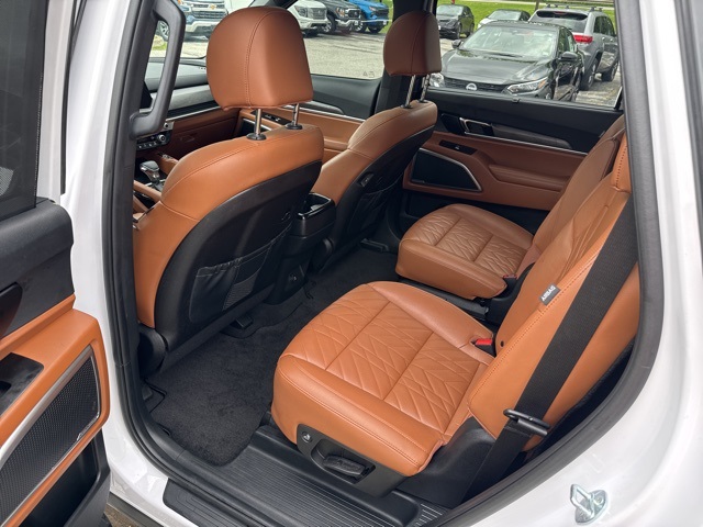 Vehicle image 40 of 71