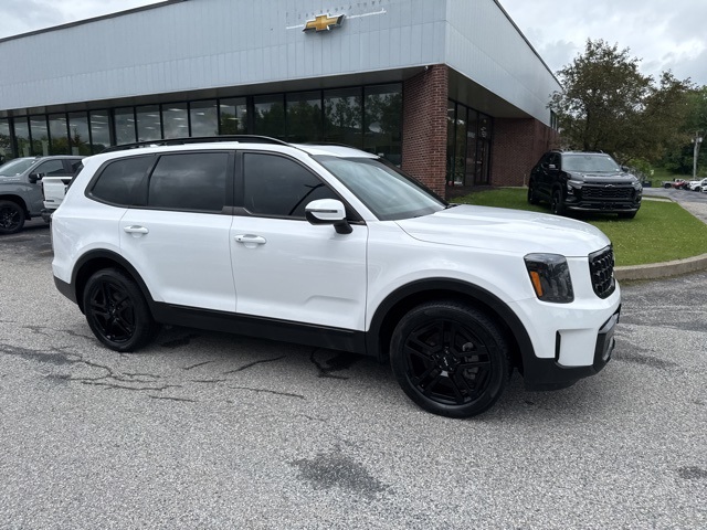 Vehicle image 8 of 71
