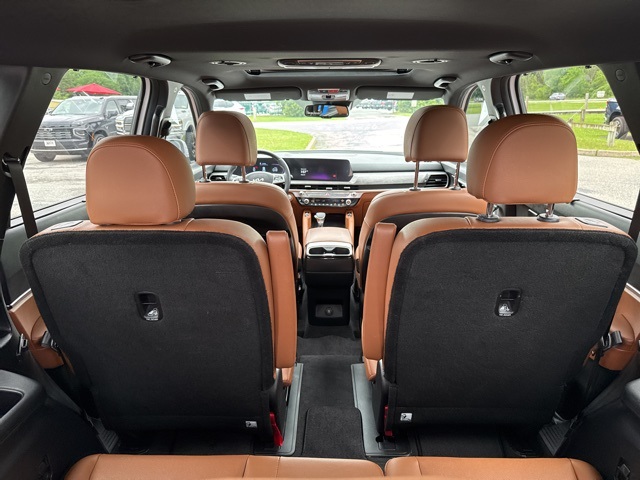 Vehicle image 68 of 71