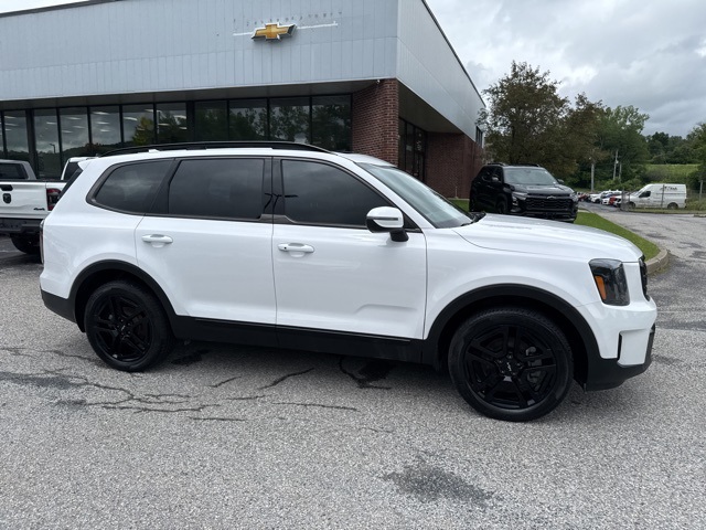 Vehicle image 7 of 71