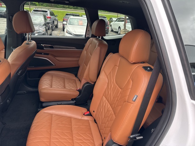 Vehicle image 38 of 71