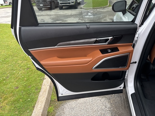 Vehicle image 54 of 71