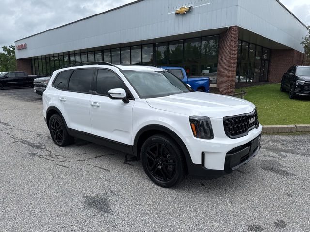 Vehicle image 10 of 71