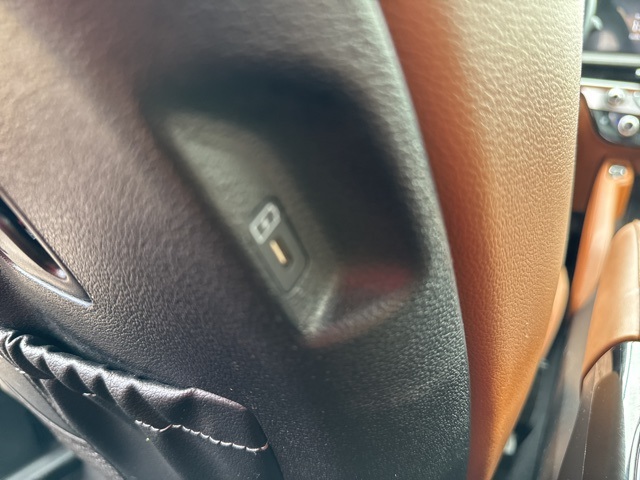 Vehicle image 57 of 71