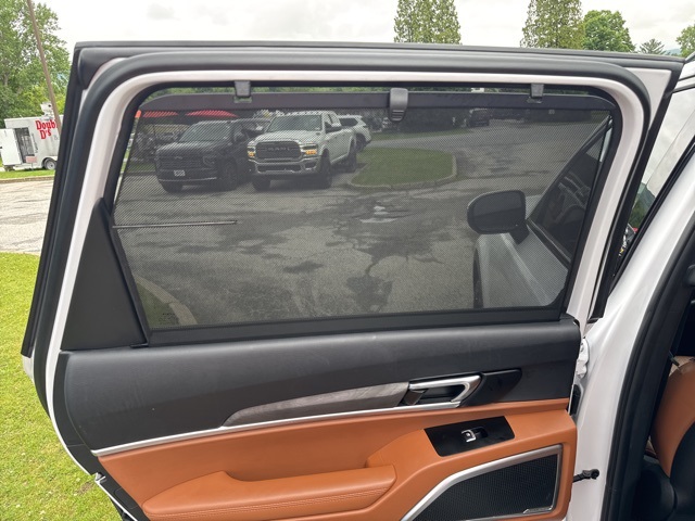 Vehicle image 62 of 71