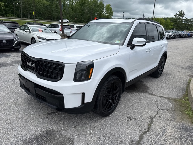 Vehicle image 3 of 71