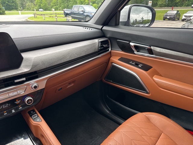 Vehicle image 46 of 71
