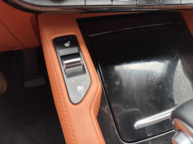 Vehicle image 66 of 71
