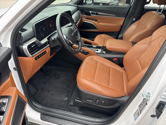 Vehicle image 50 of 71
