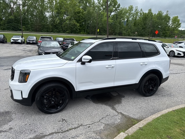Vehicle image 2 of 71