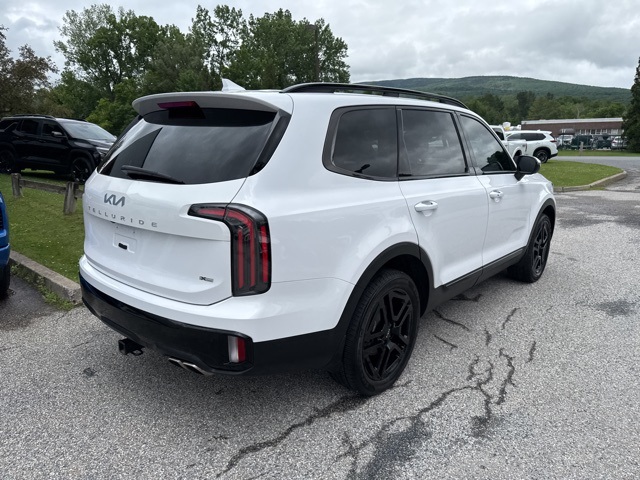 Vehicle image 16 of 71