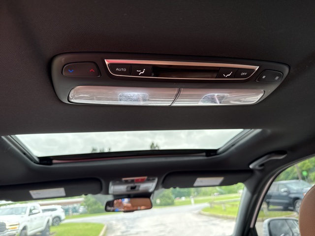 Vehicle image 49 of 71