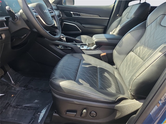Vehicle image 31 of 34