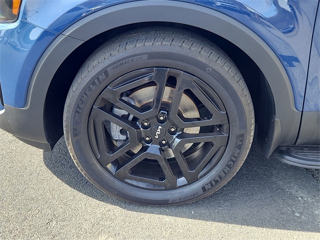 Vehicle image 7 of 34