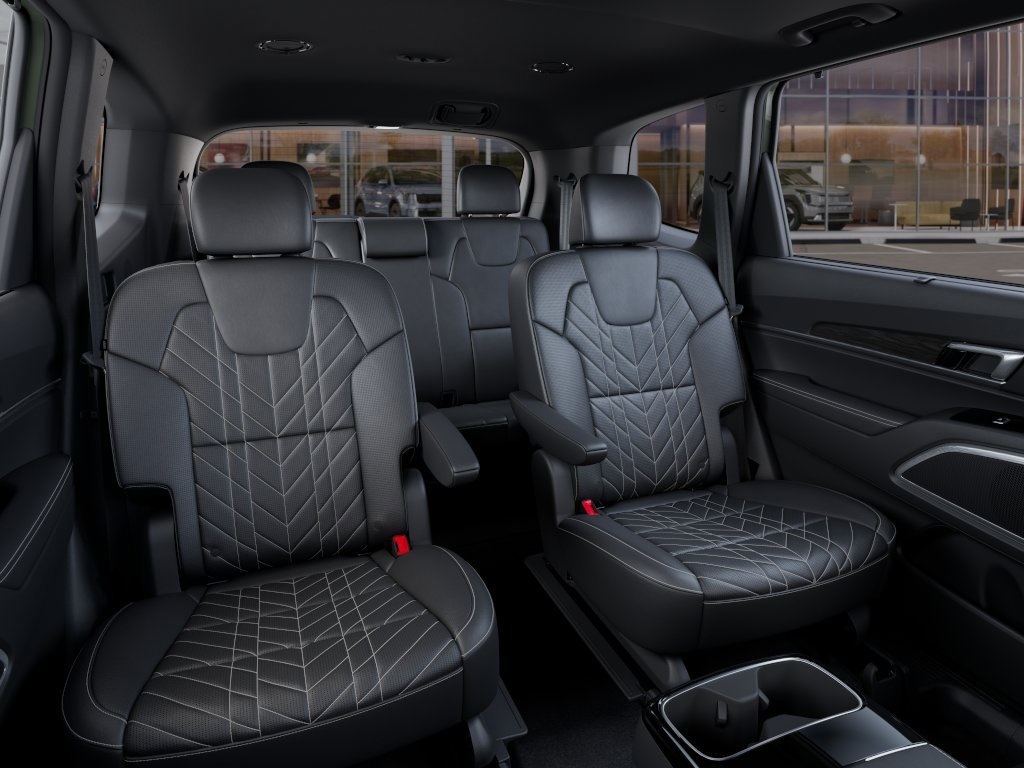 Vehicle image 16 of 27