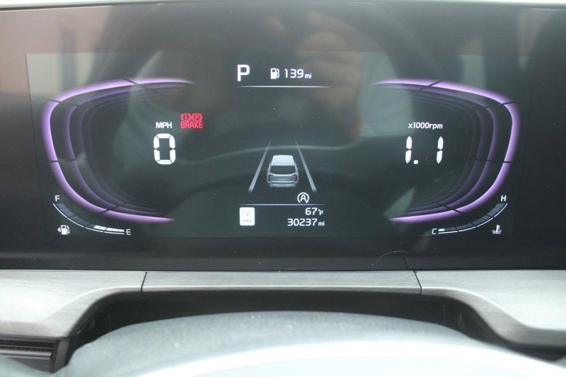 Vehicle image 21 of 24