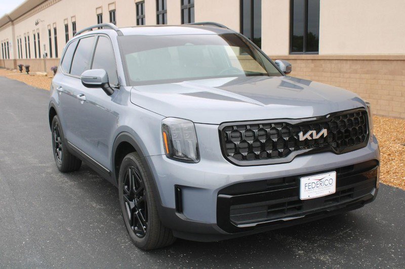 Vehicle image 2 of 24