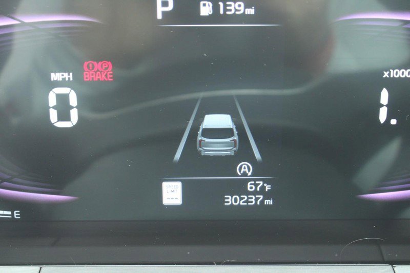 Vehicle image 22 of 24