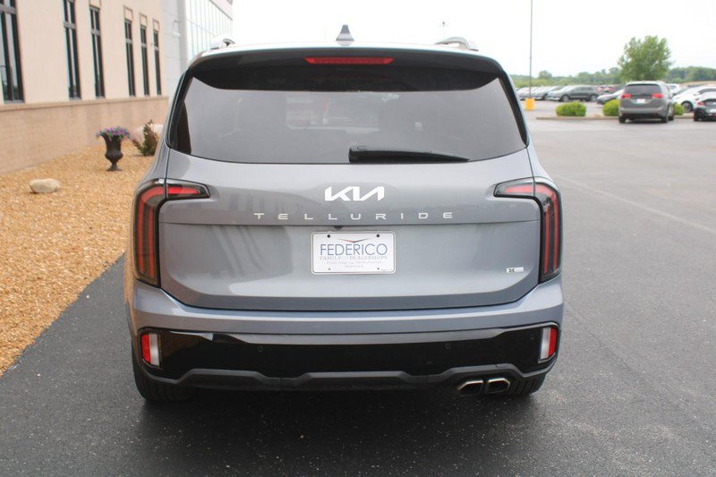 Vehicle image 5 of 24