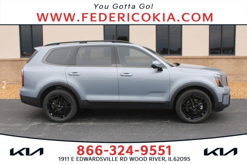 Vehicle image 3 of 24