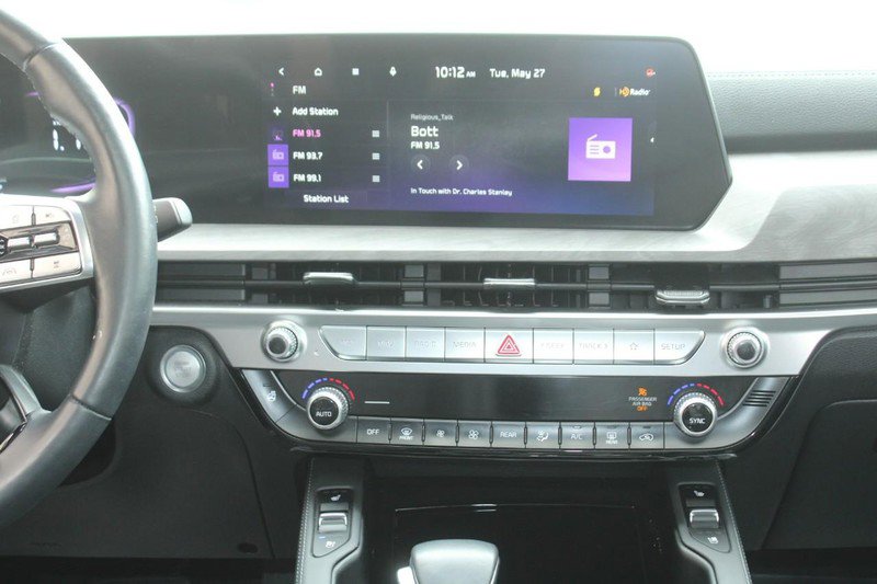 Vehicle image 16 of 24
