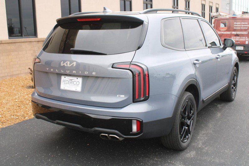 Vehicle image 4 of 24