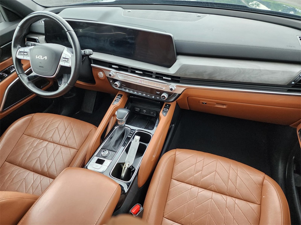 Vehicle image 24 of 36