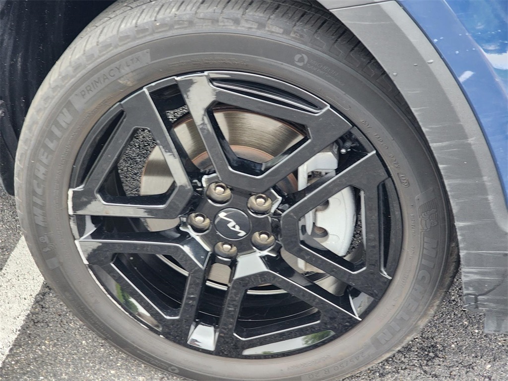 Vehicle image 18 of 36