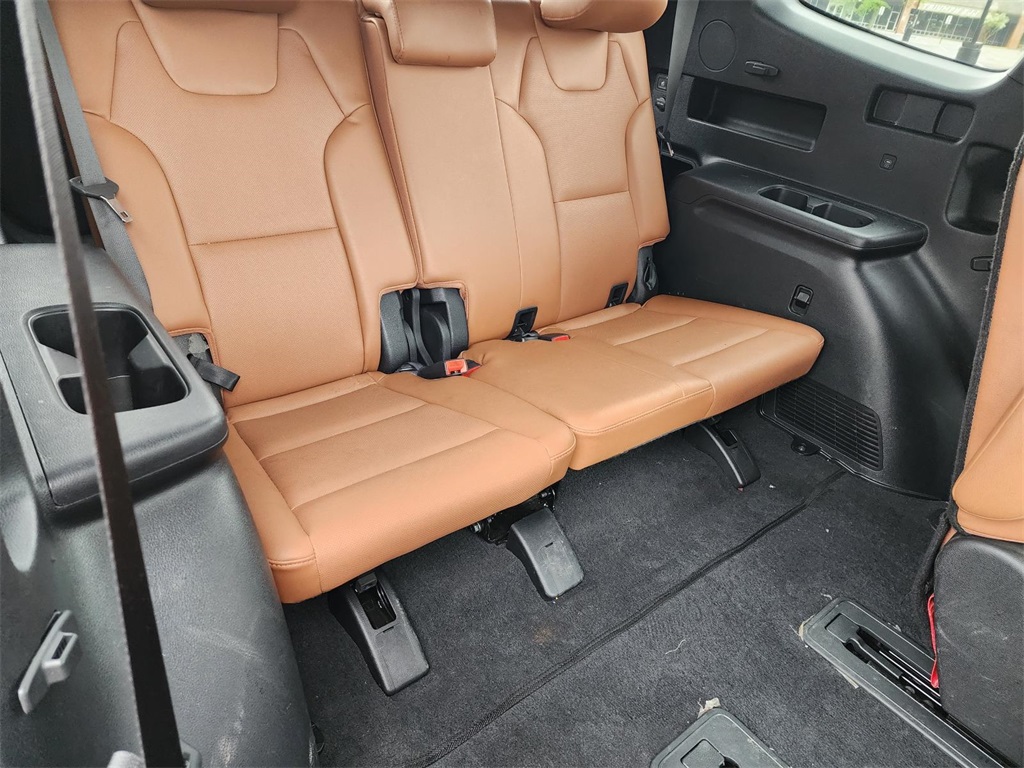 Vehicle image 23 of 36