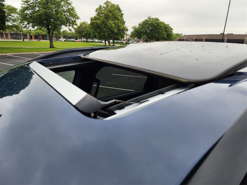 Vehicle image 10 of 36