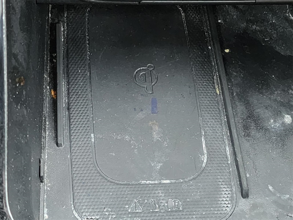 Vehicle image 14 of 36