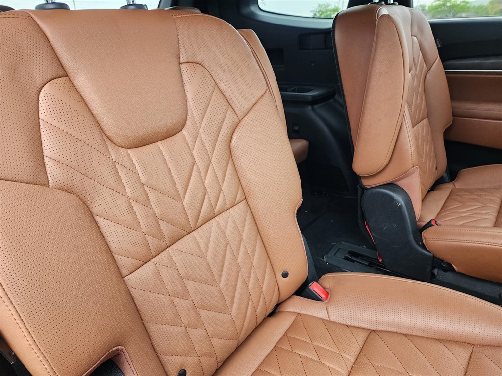 Vehicle image 22 of 36