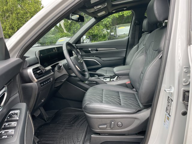 Vehicle image 41 of 58