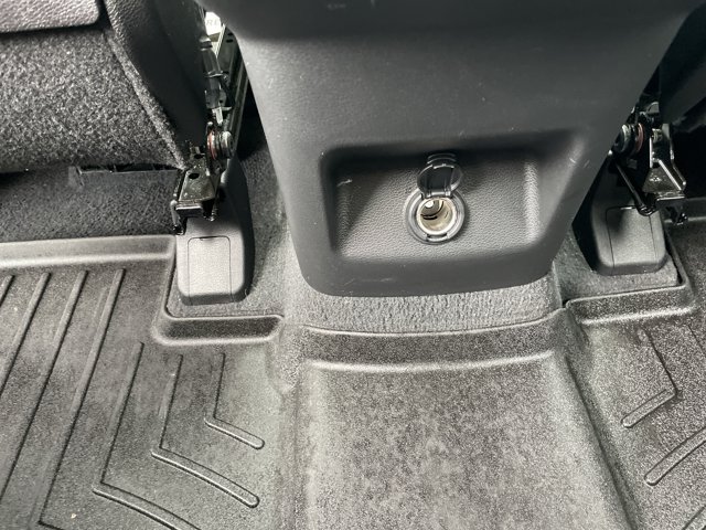 Vehicle image 34 of 58