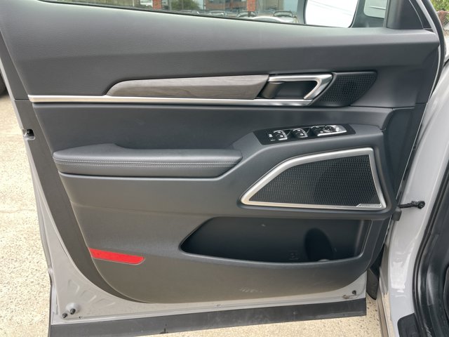 Vehicle image 38 of 58