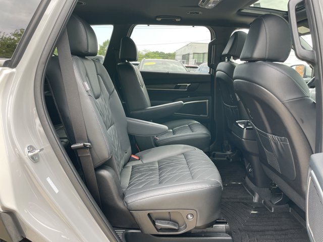 Vehicle image 19 of 58