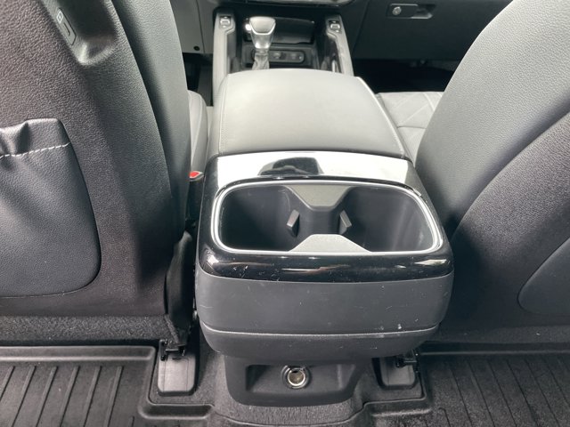 Vehicle image 33 of 58