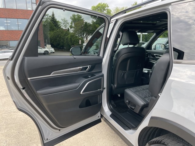 Vehicle image 26 of 58