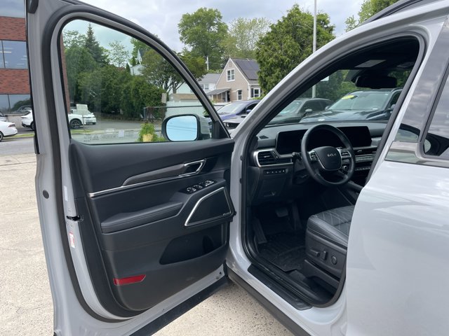 Vehicle image 36 of 58