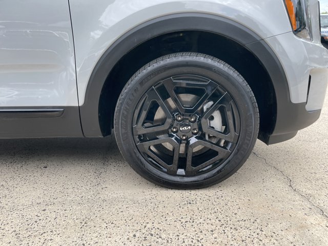 Vehicle image 7 of 58